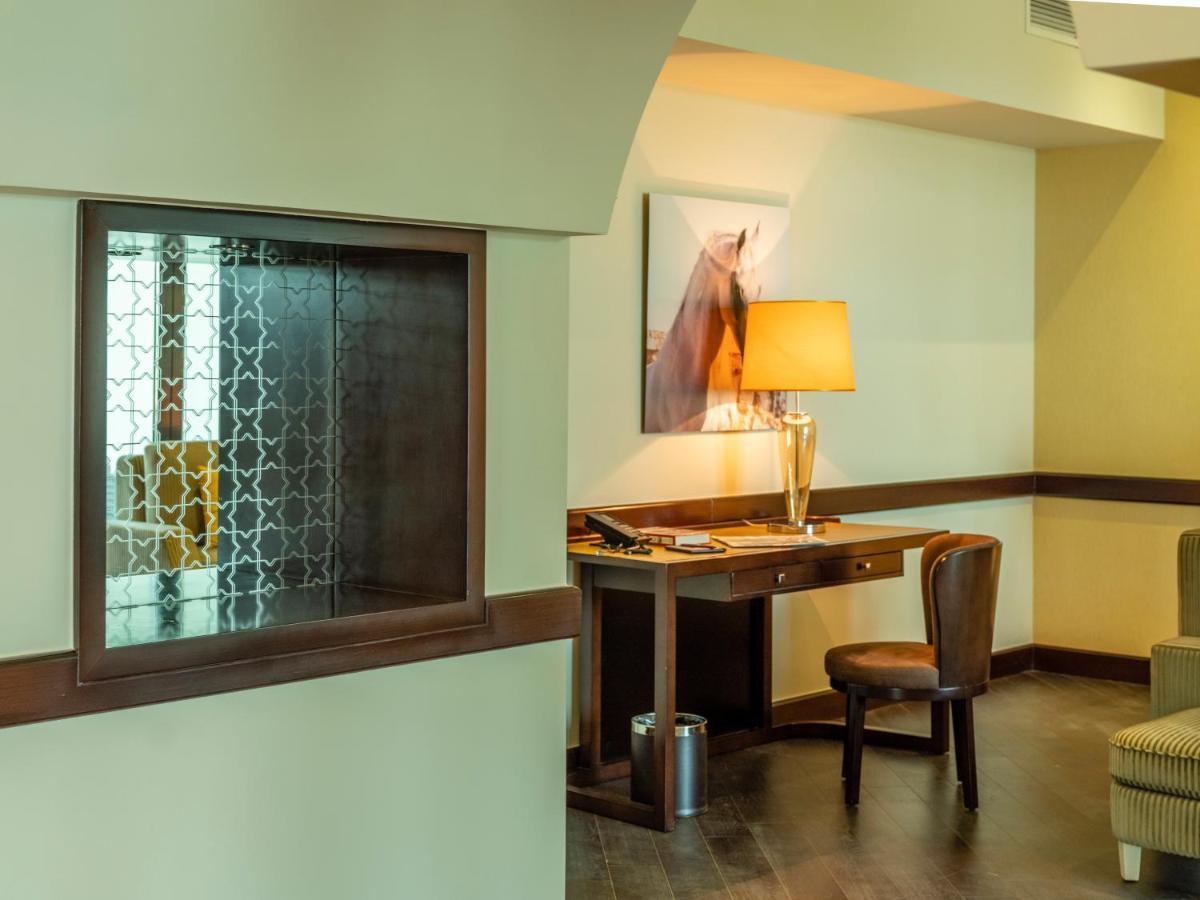 Retaj Salwa Resort & Spa Doha Eksteriør billede A room at the Inn at the Opera