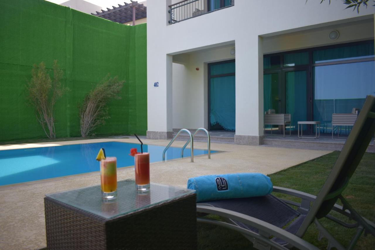 Retaj Salwa Resort & Spa Al Rayyan Eksteriør billede The swimming pool at the hotel