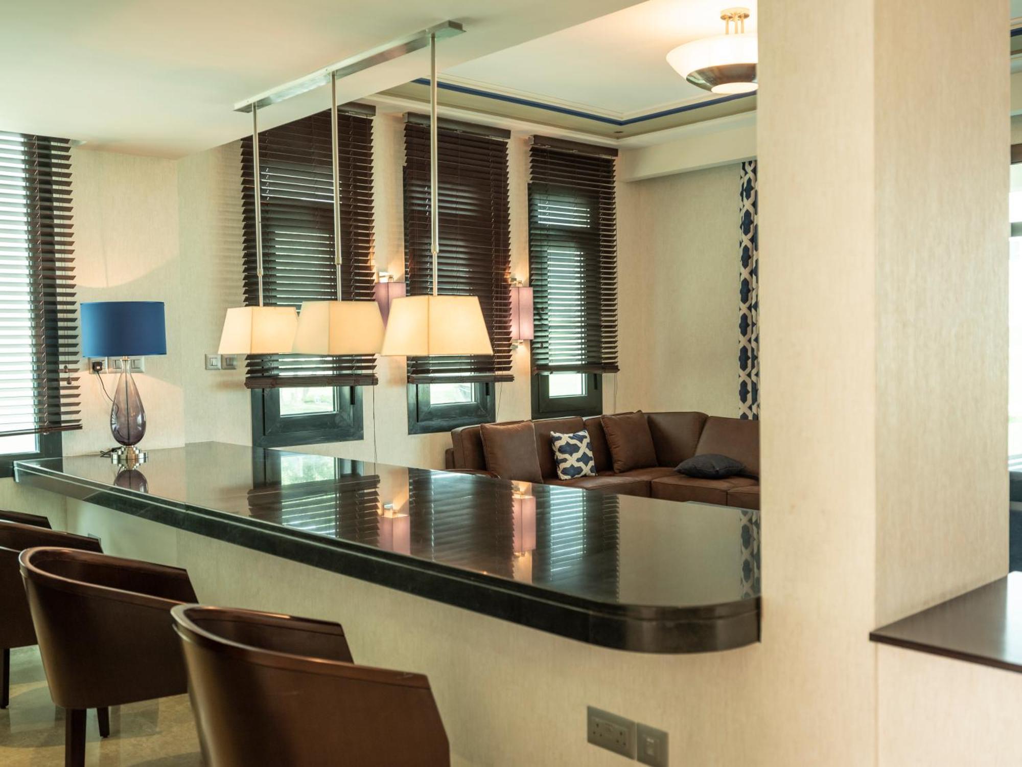 Retaj Salwa Resort & Spa Doha Eksteriør billede A modern interior