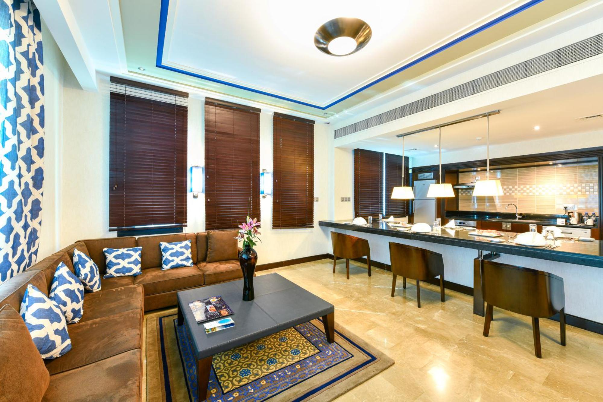 Retaj Salwa Resort & Spa Doha Eksteriør billede A suite at the hotel