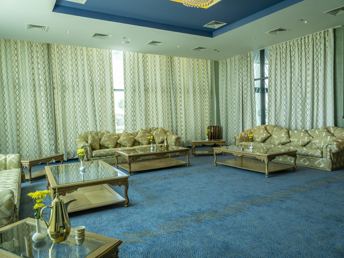 Retaj Salwa Resort & Spa Doha Eksteriør billede The lounge at the airport