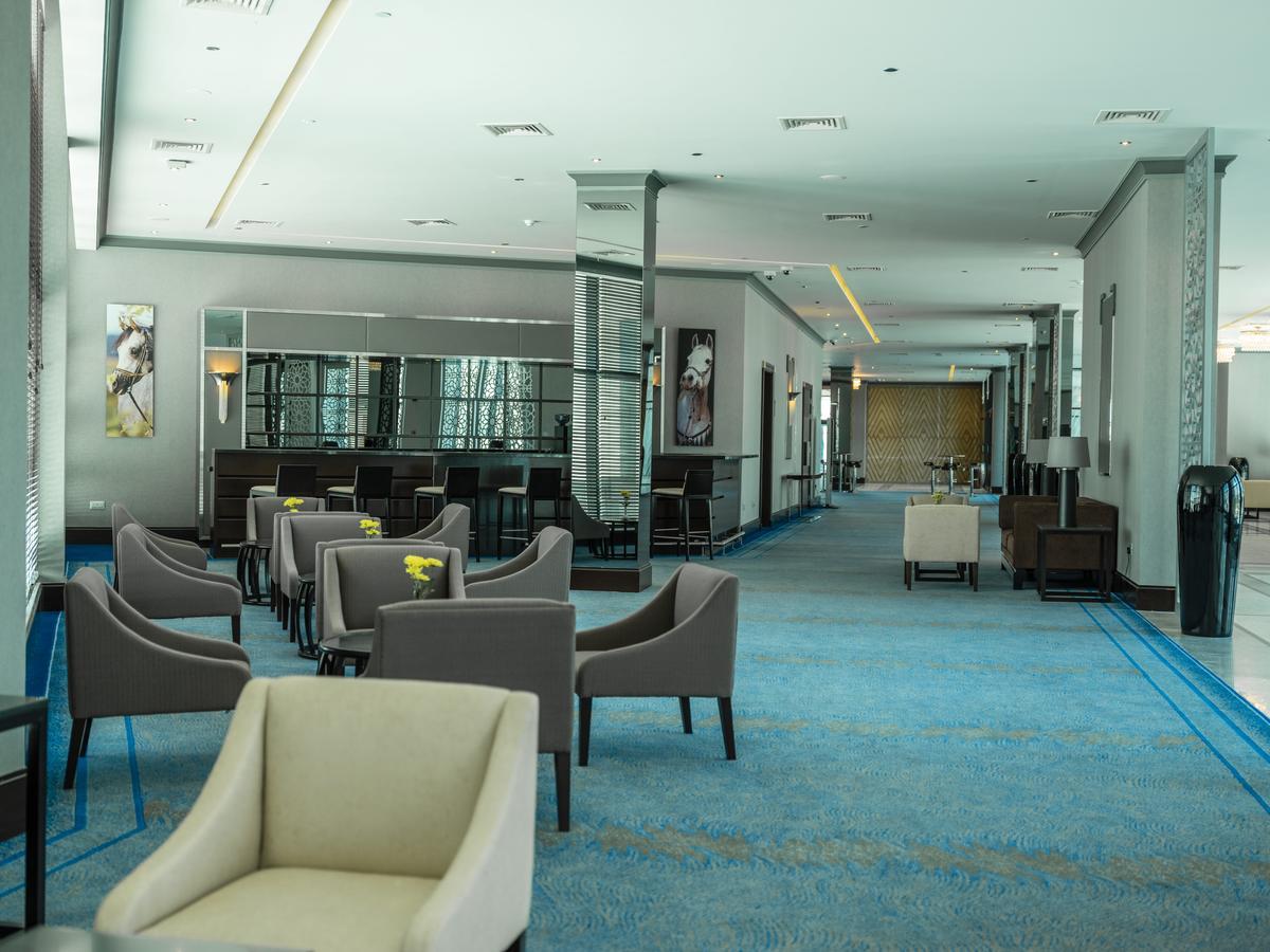 Retaj Salwa Resort & Spa Doha Eksteriør billede The lounge at the airport