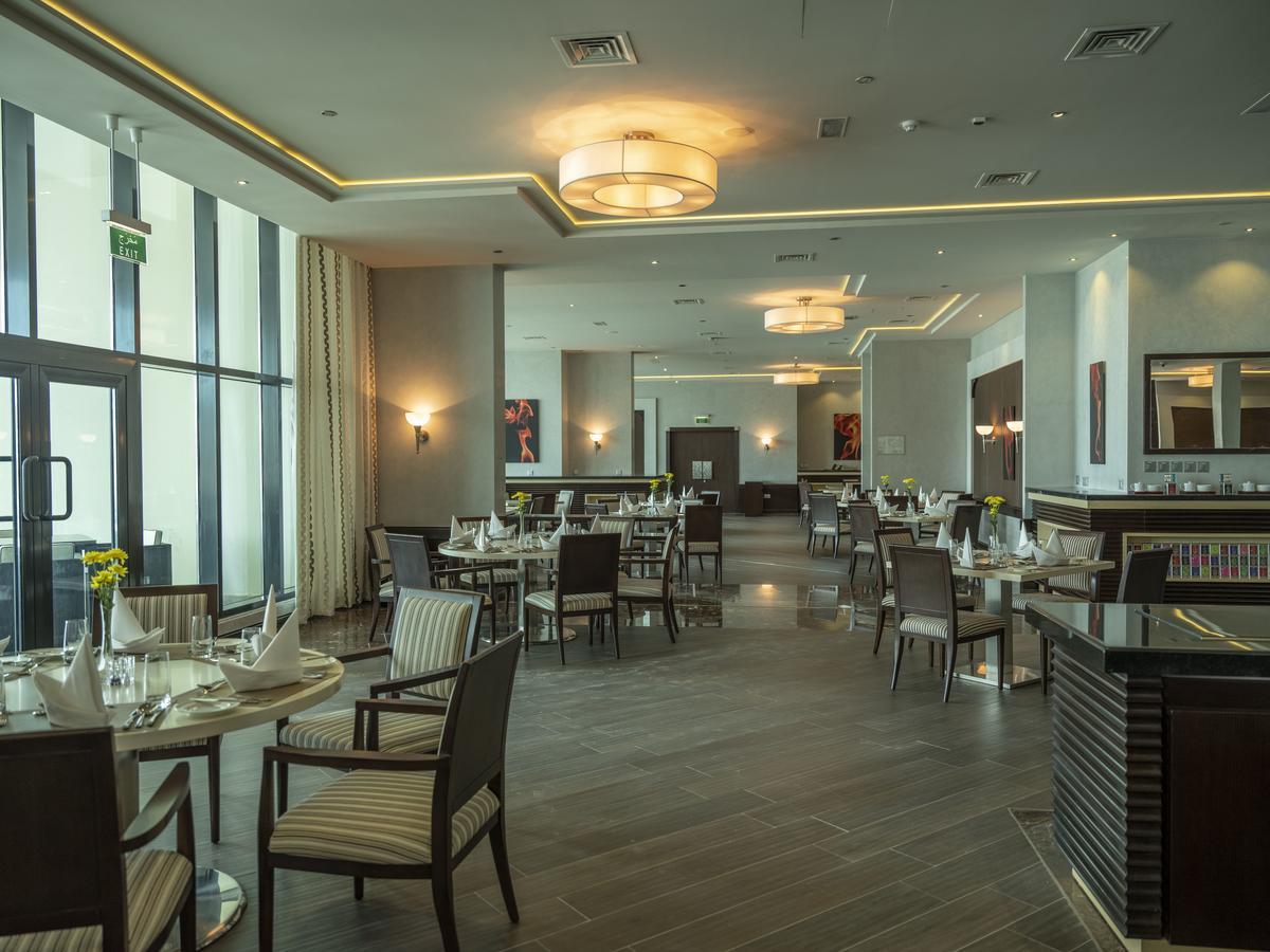 Retaj Salwa Resort & Spa Doha Eksteriør billede The restaurant at the hotel