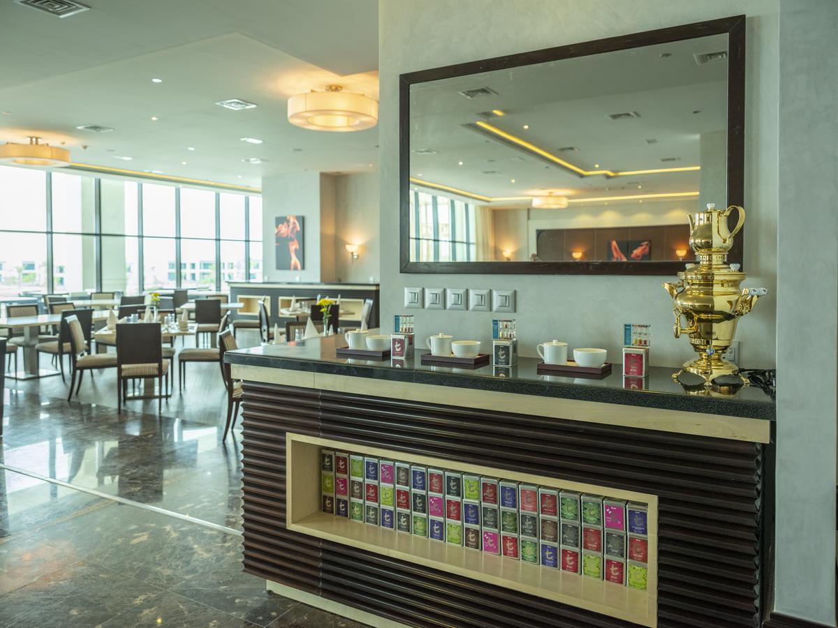 Retaj Salwa Resort & Spa Doha Eksteriør billede The lounge at the airport