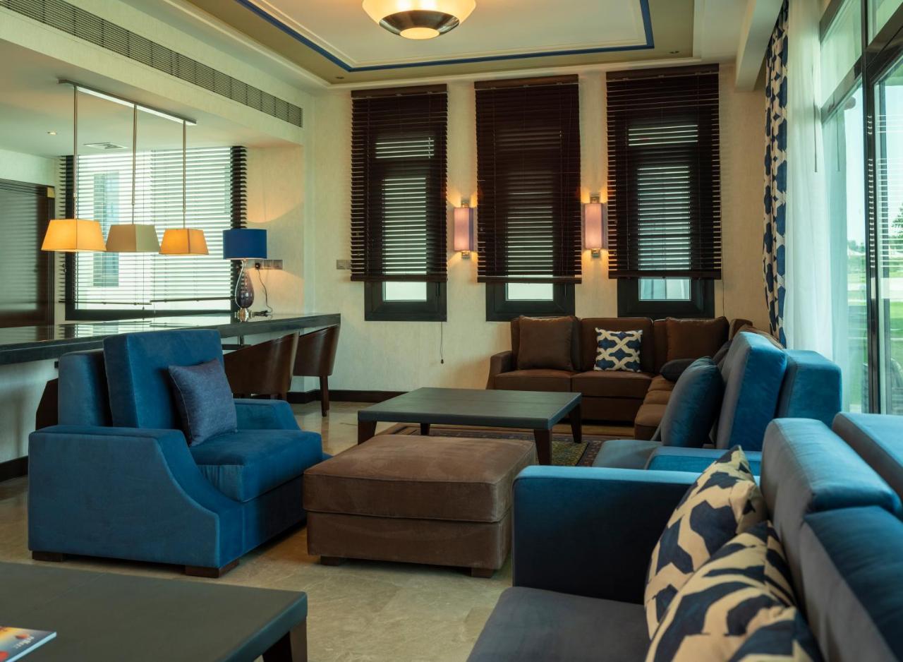 Retaj Salwa Resort & Spa Doha Eksteriør billede The Club at Changi Airport