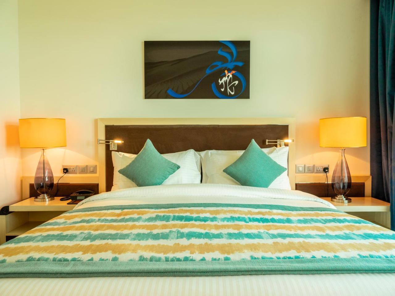 Retaj Salwa Resort & Spa Doha Eksteriør billede A bedroom at the hotel